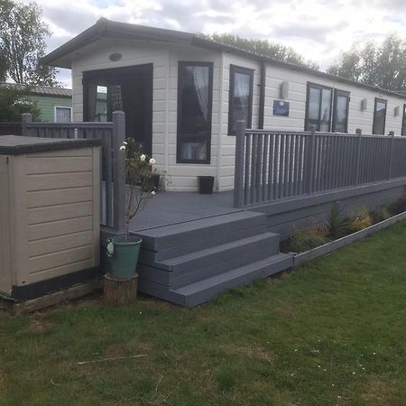 Beautiful 2 Bedroom Caravan On Billing Aquadrome Northampton Exteriér fotografie