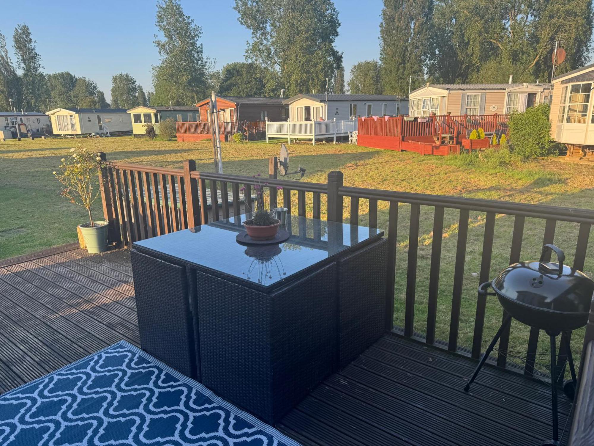 Beautiful 2 Bedroom Caravan On Billing Aquadrome Northampton Exteriér fotografie